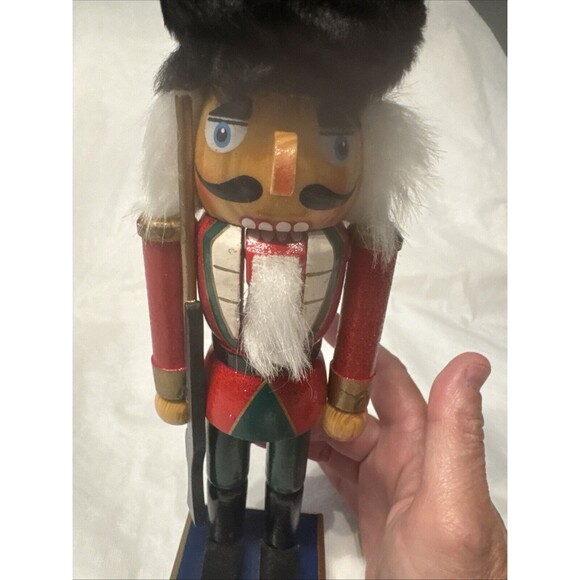 Nice Handmade Christmas Wooden Nutcracker Soldier w/ Rifle Gun 10-1/2” Tall - Picture 5 of 10